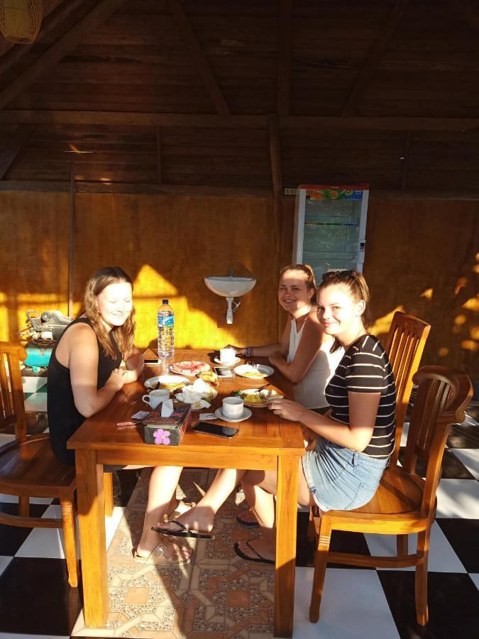 Happy Penida Hostel Toyapakeh Exteriör bild